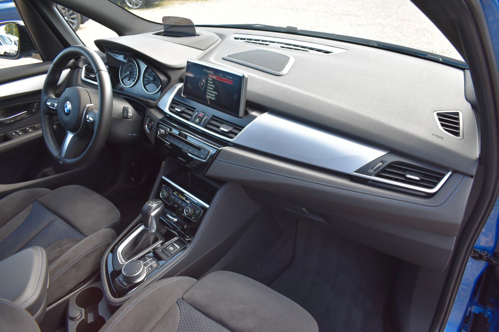 Fahrzeugabbildung BMW 220i Active Tourer M Sport HUD DAB Memory Kamera