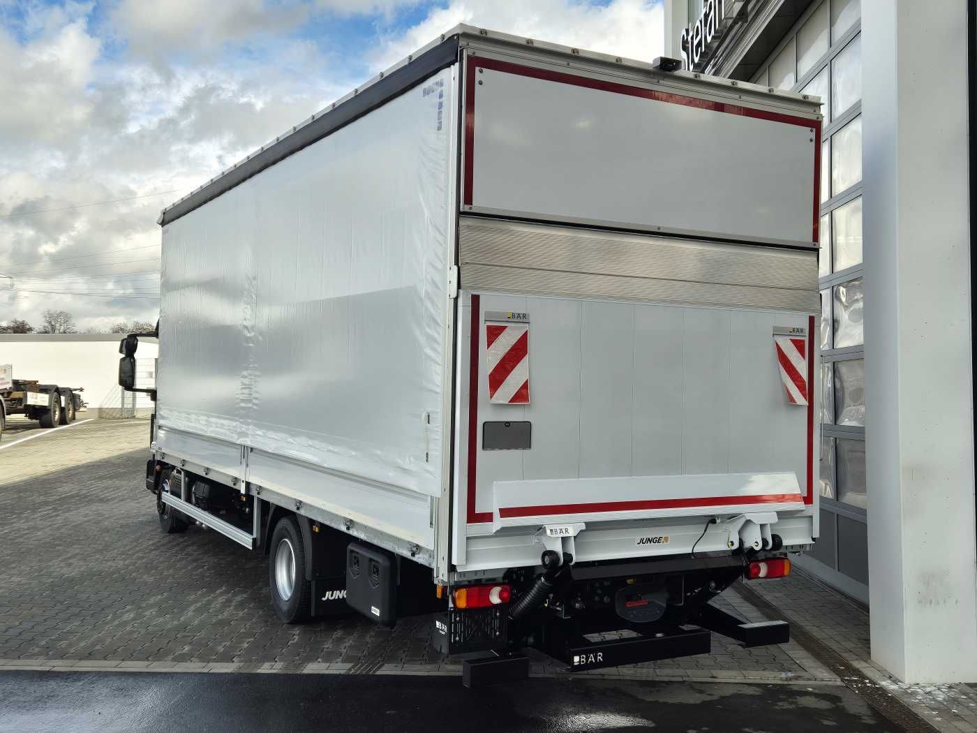 Fahrzeugabbildung Iveco Eurocargo ML120E25 / P Curtainsider+LBW Spoiler