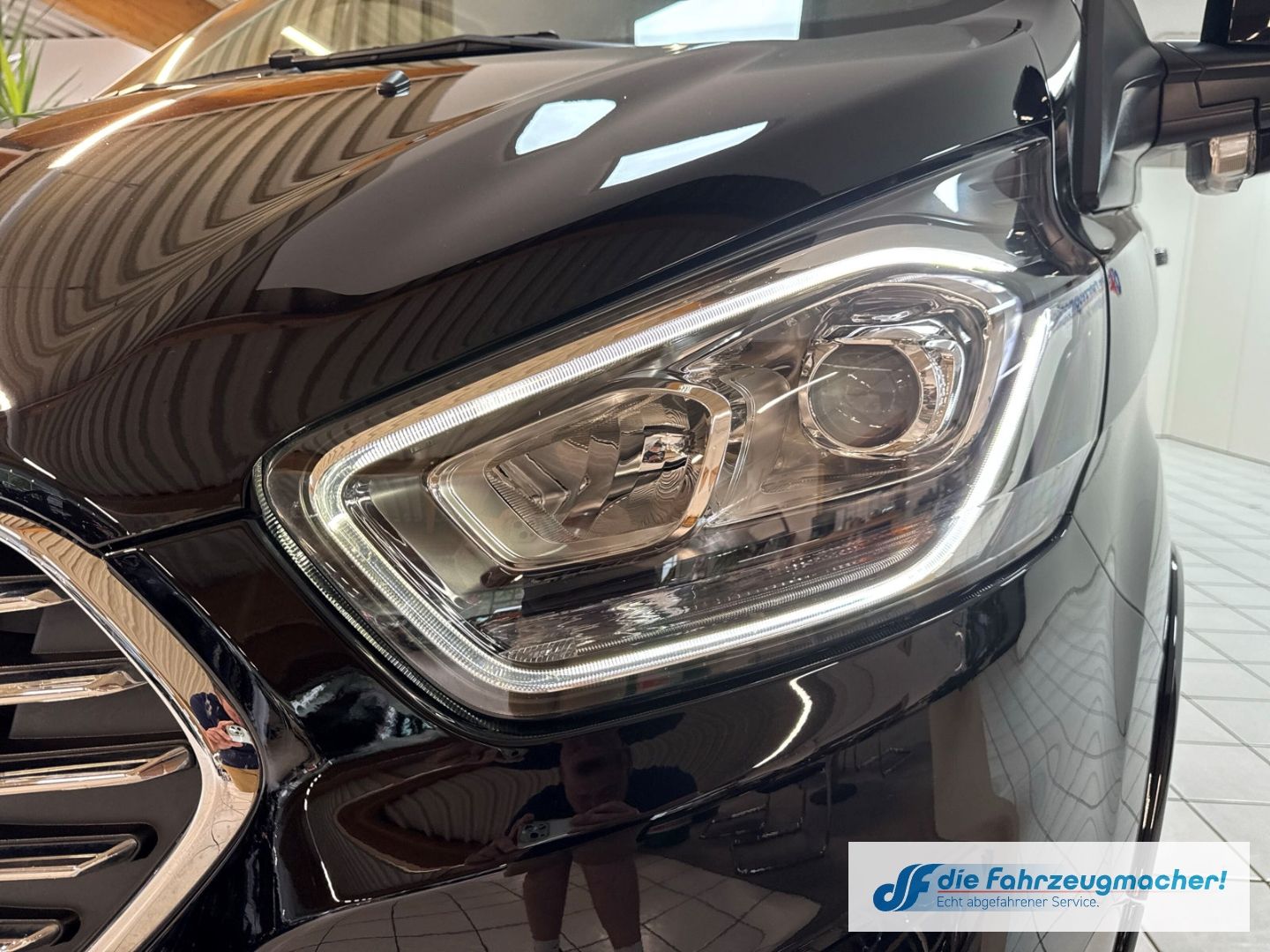 Fahrzeugabbildung Ford Tourneo Custom 320 L2 Titanium X 2.0 TDCi  AHK N