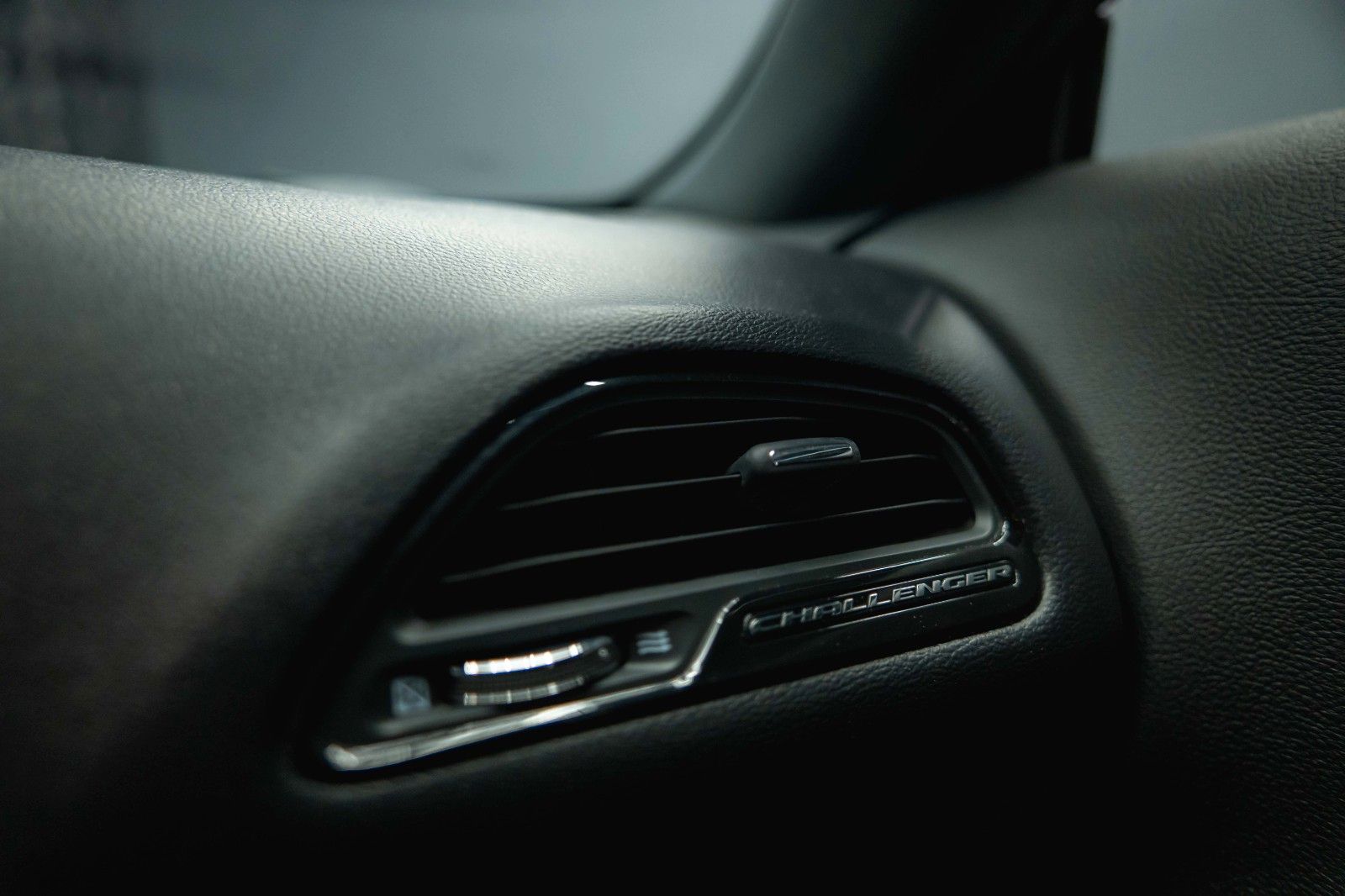 Fahrzeugabbildung Dodge Challenger 3.6 V6 GT SRT Styling *LED*1.Hand*