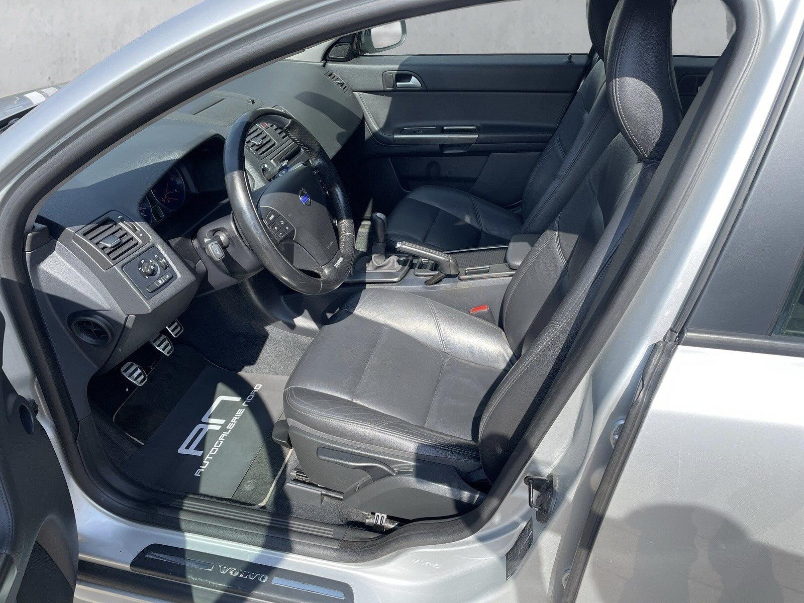 Volvo V50 Kombi D2 R-Design+ Klima+ Bi-Xenon+ Tempomat