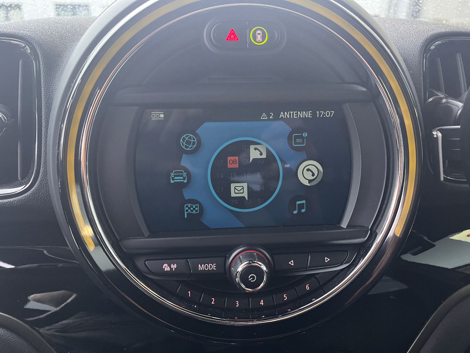 Fahrzeugabbildung MINI ONE Countryman One D Automatik