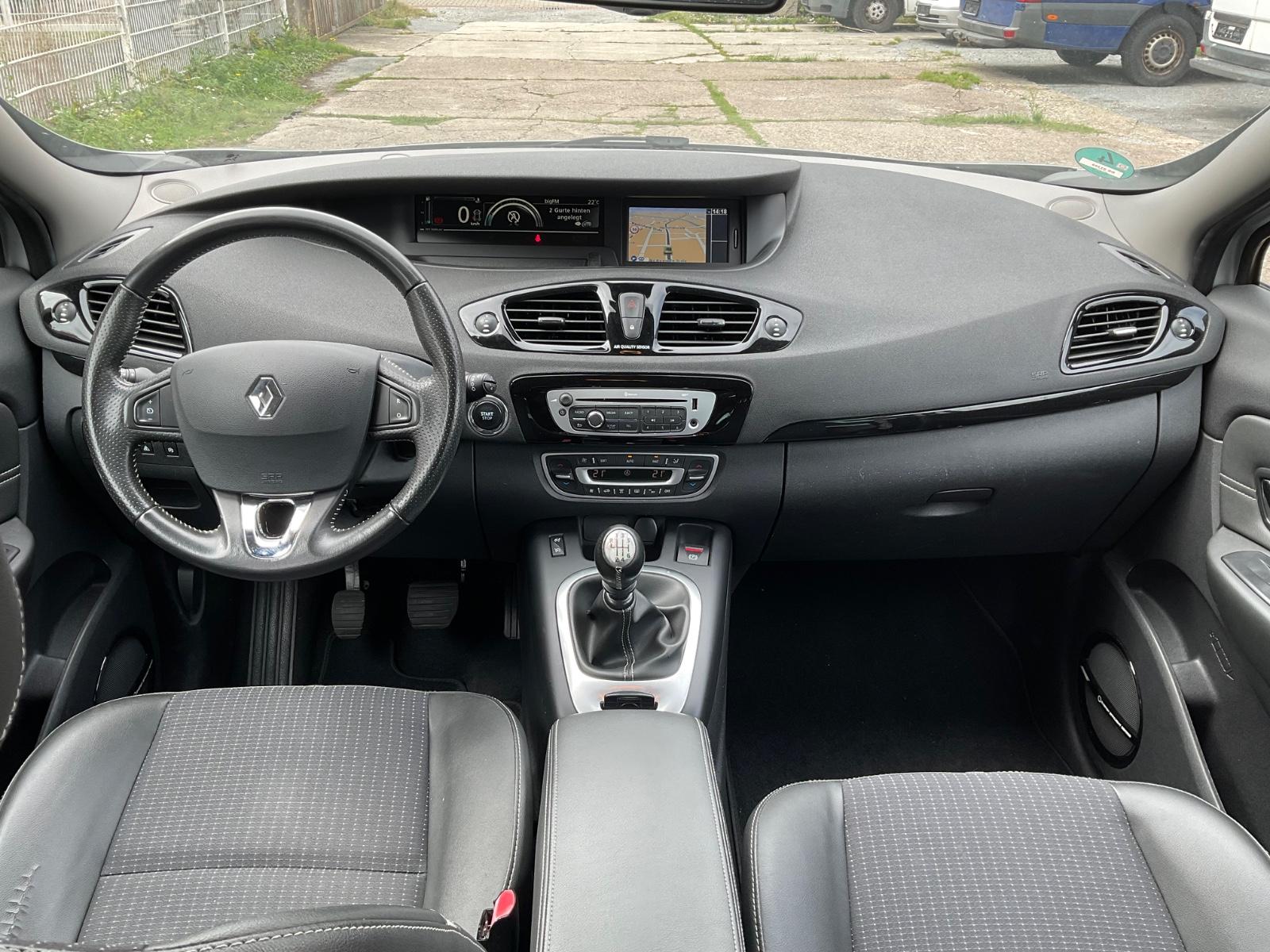 Renault Scenic 2013 — photo 11