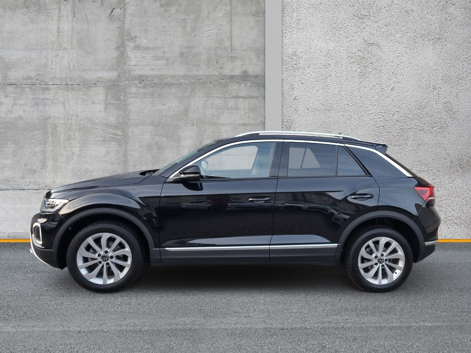 Volkswagen T-Roc 1.5 TSI DSG Style LED PANO STANDHZG foto 2