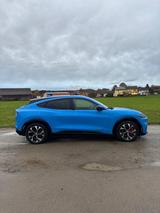 Ford Mustang Mach E Elektro Auto E-Auto - Ford Mustang Mach-E: Limousine