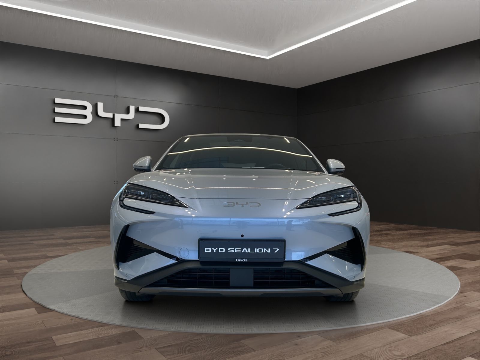 BYD SEALION 7