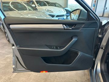 MYAUTOCENTER – Gebraucht- und Jahreswagen mit Werkstattservice in Pfaffenhofen Skoda Superb Combi Style *Bi Xenon*Klima*ACC*