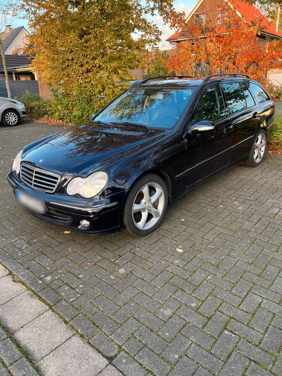 Mercedes-Benz C180 2005 — вигляд ззаду