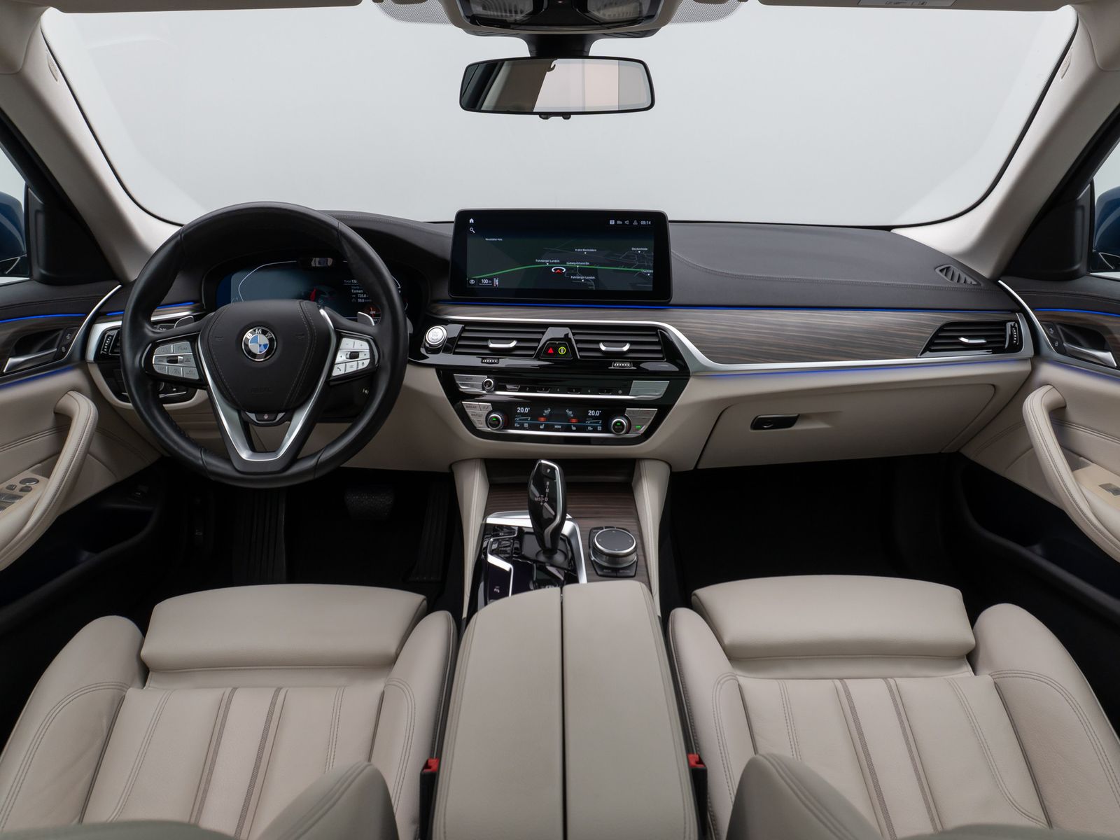 Fahrzeugabbildung BMW 530d Luxury Line Panorama Kamera HUD DAB Sport