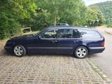 Mercedes-Benz E 270 CDI T ELEGANCE Elegance - Mercedes-Benz E 270 aus 2002