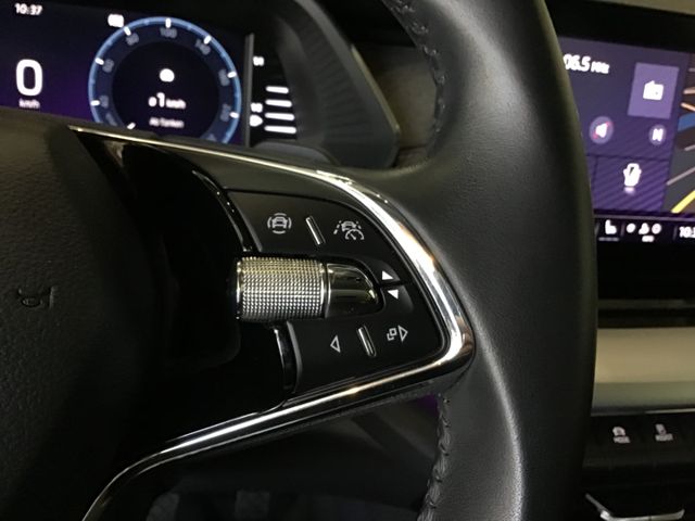 Fahrzeugabbildung Skoda Octavia Style 2.0 TDI Combi DSG/NAVI/ACC/HUD/LED