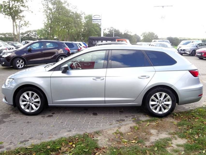 Fahrzeugabbildung SEAT Leon ST 1.6 TDI Style Navi  ALW-Reifen