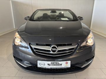 Fotografie des Opel Cascada 1.4 Turbo Start/Stop Edition
