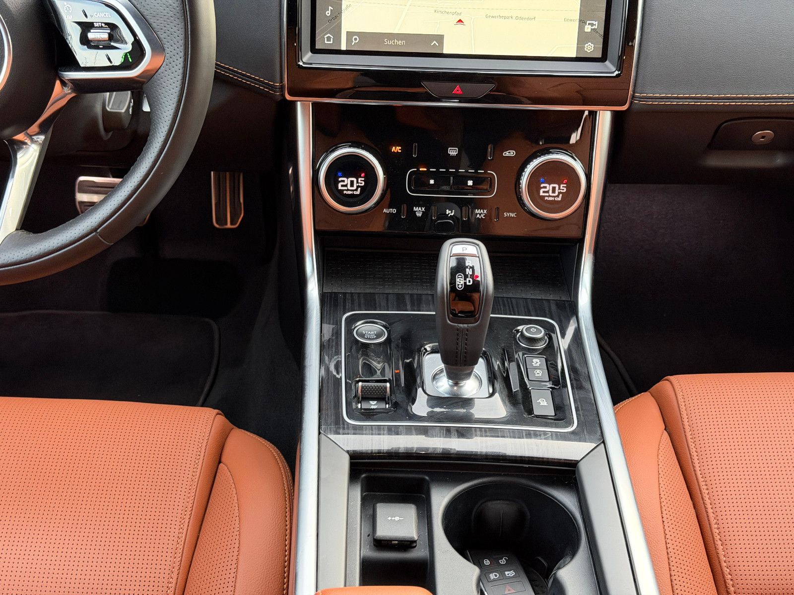 Fahrzeugabbildung Jaguar XE R-Dynamic Black/360°/NAVI/APPLE/SOUND/SHZ