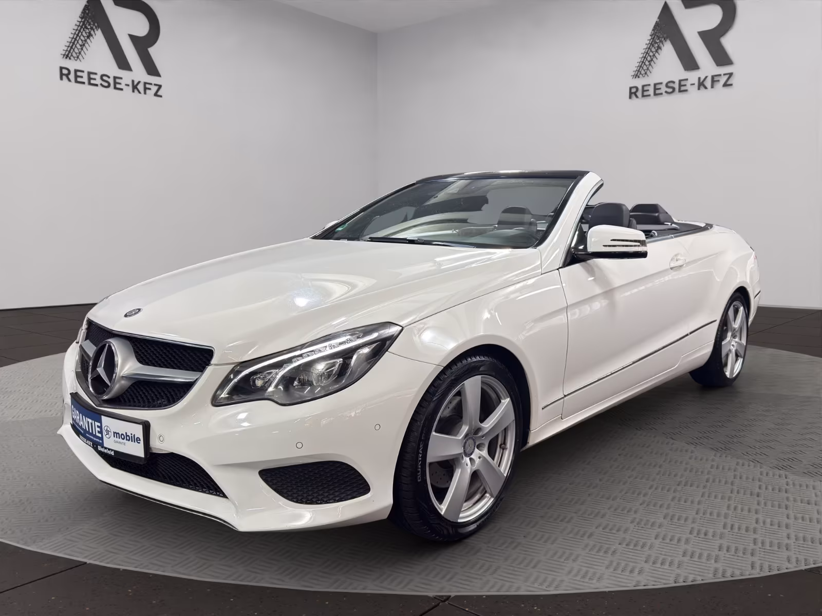 Mercedes-Benz E 200 Cabrio Navi PDC SHZ LED