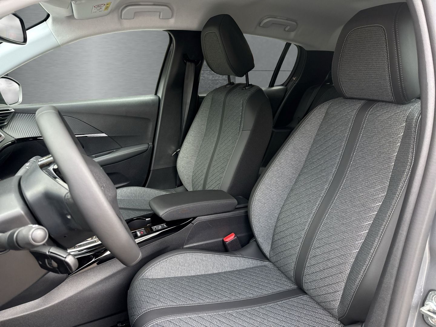 Peugeot 208 - Bild 8