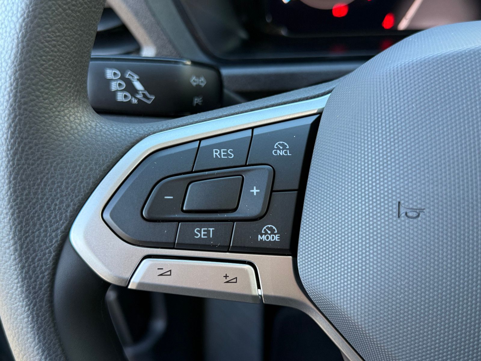 Fahrzeugabbildung Volkswagen Caddy TSI 7-Sitzer GRA AHK DAB Navi Kamera