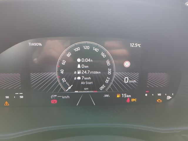 Fahrzeugabbildung SKODA Fabia 1.0 MPI Essence KLIMA SITZHZG PDC