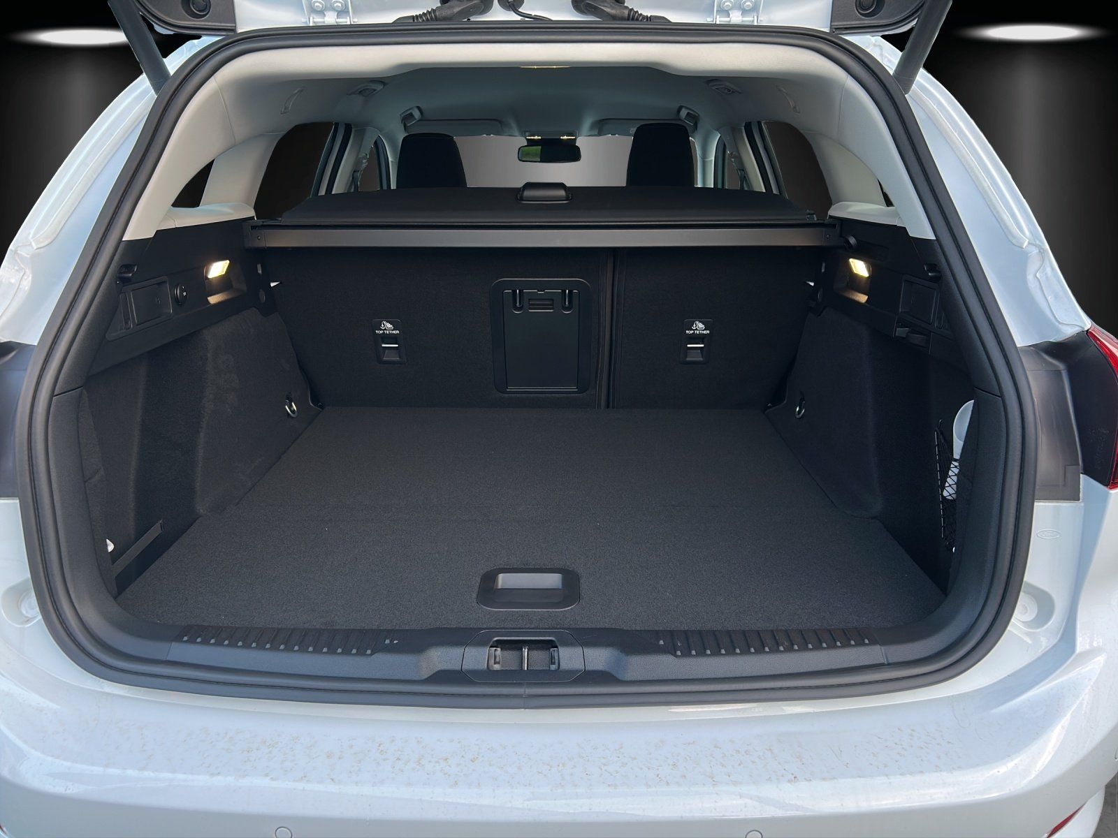 Fahrzeugabbildung Ford Focus Titanium x Winter Pak. B&O LED Schein. 17z