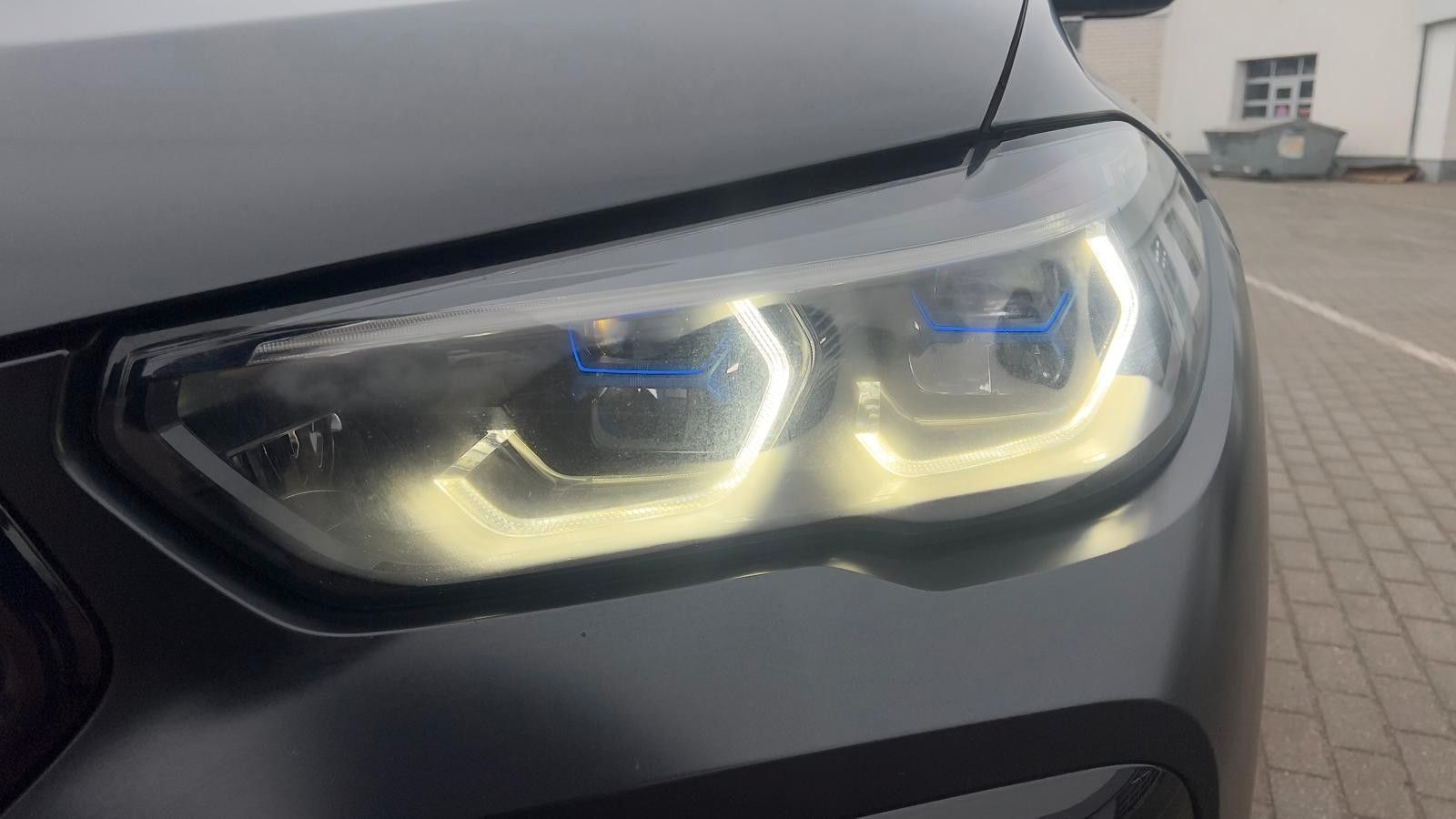 Fahrzeugabbildung BMW X6 M550 i*Laser*STHZ*AHK*HU*B&W*VOLL*Mietkauf