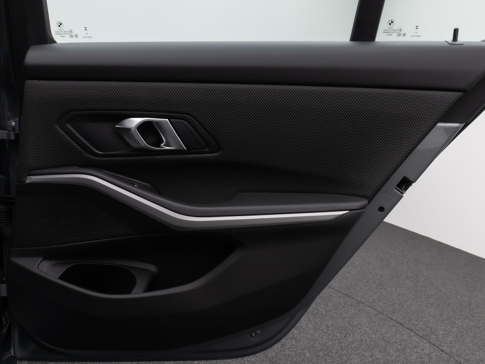 Fahrzeugabbildung BMW 320e DAB HUD Komfort LED Sport Stop&Go 17Zoll