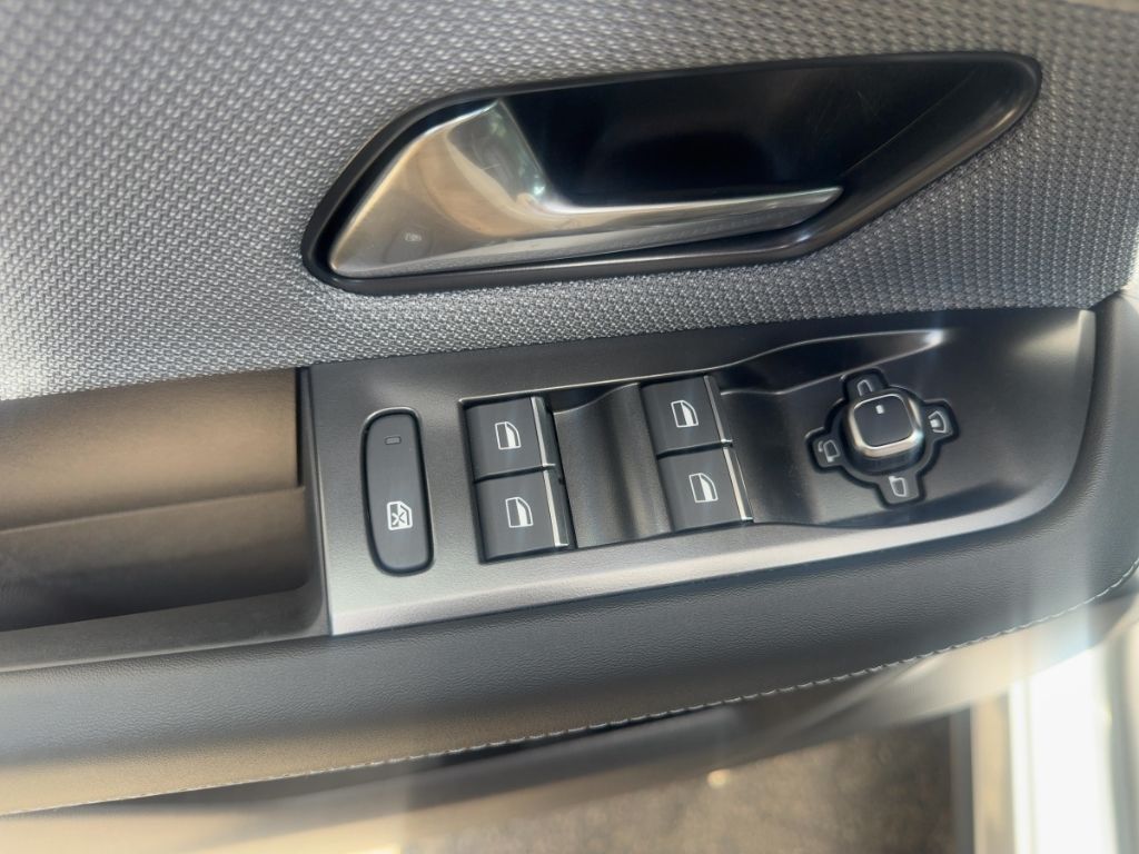 Fahrzeugabbildung Opel Grandland GS  HEAD UP  WINTERP. NAVI PANORAMA DA