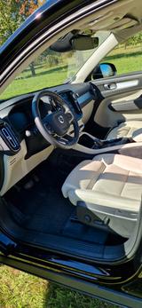 Volvo XC40 B4 Mild-Hybrid, Aut-Geartroinic. Momentum P - Volvo Gebrauchtwagen in Karlsruhe
