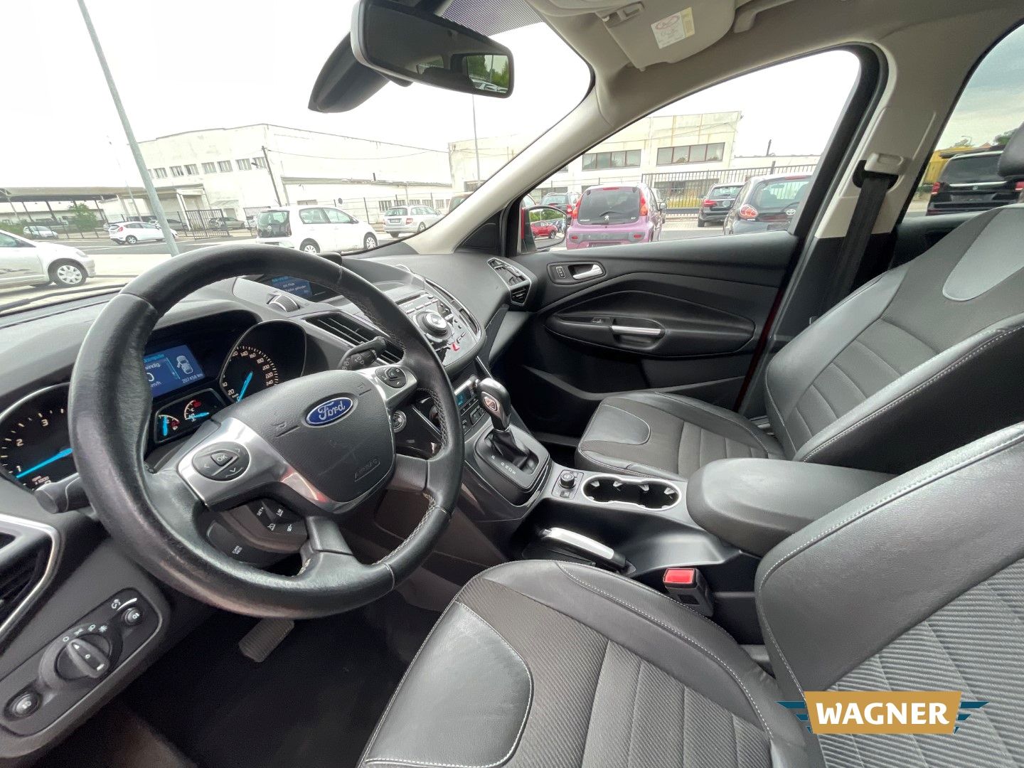 Fahrzeugabbildung Ford Kuga Individual Klimaautomatik Automatik