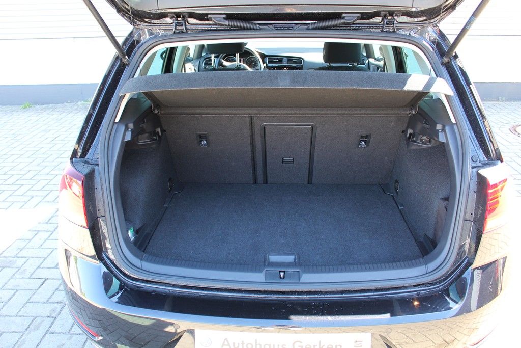 Fahrzeugabbildung Volkswagen Golf VII 1.0 TSI Join *Navi*SHZ*Ganzjahresreifen