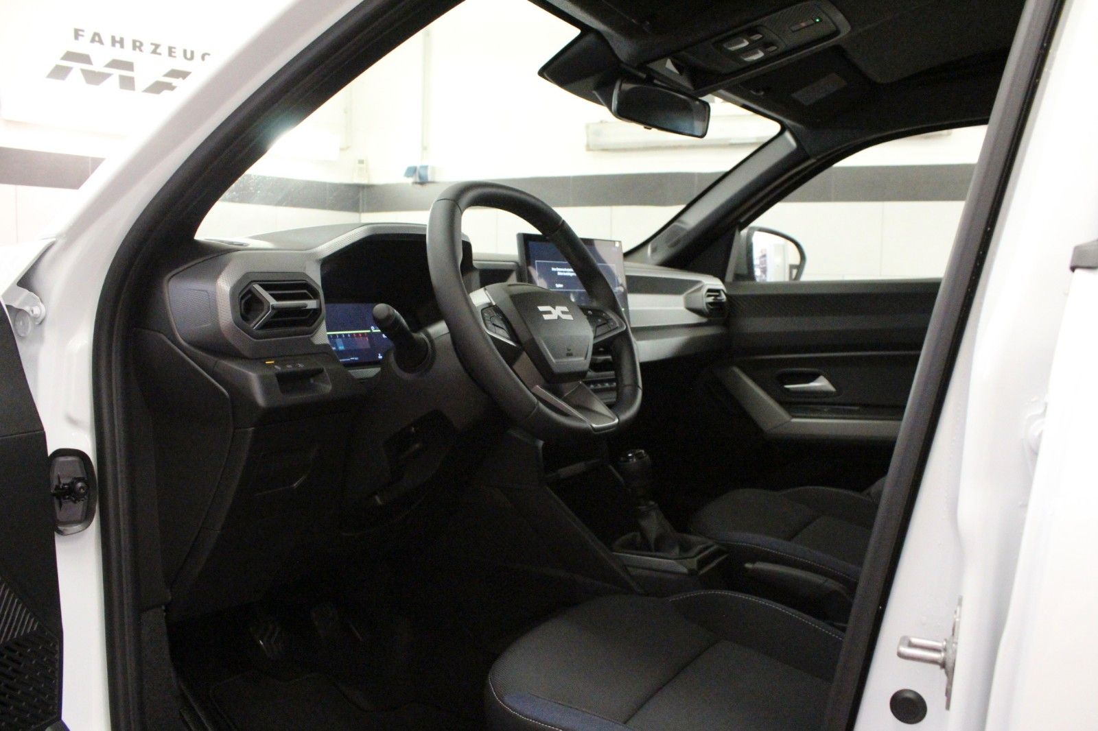 Fahrzeugabbildung Dacia Duster mild hybrid 140 Expression*Winterp.*MY 26