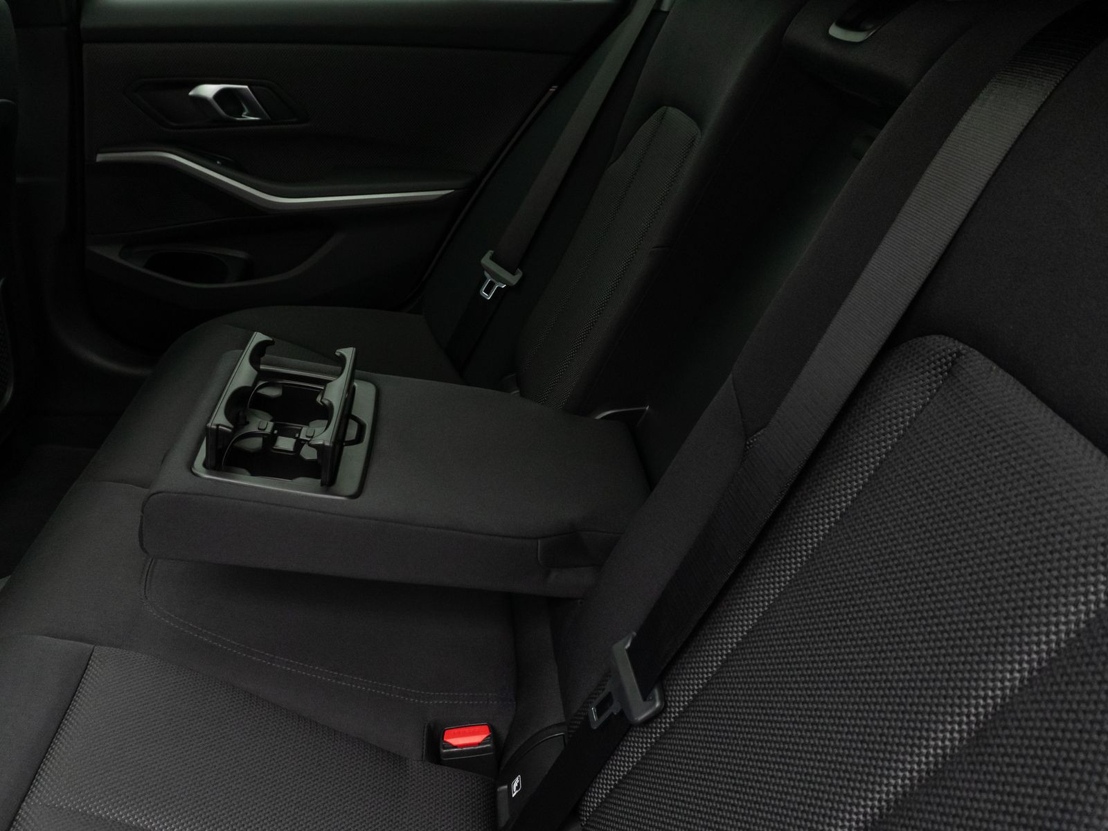 Fahrzeugabbildung BMW 320d xD Panorama DAB PDC Geschwindigkeitsreg LED
