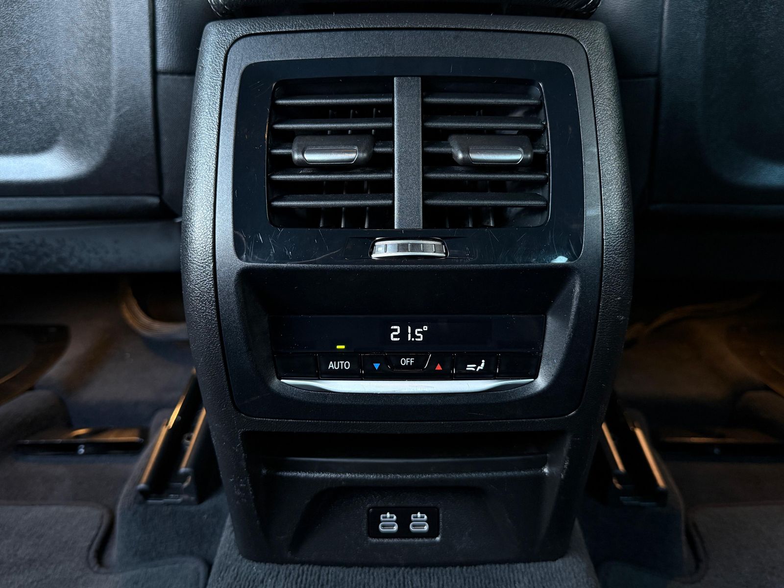 Fahrzeugabbildung BMW X3 xDrive Aut. 20i LED+NAVI+SHZ+LIVE+SPORT+LEDER