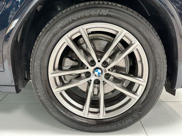 Fahrzeugabbildung BMW X3 xD20d M Sport Panora Kamera HUD H/K AHK 19"
