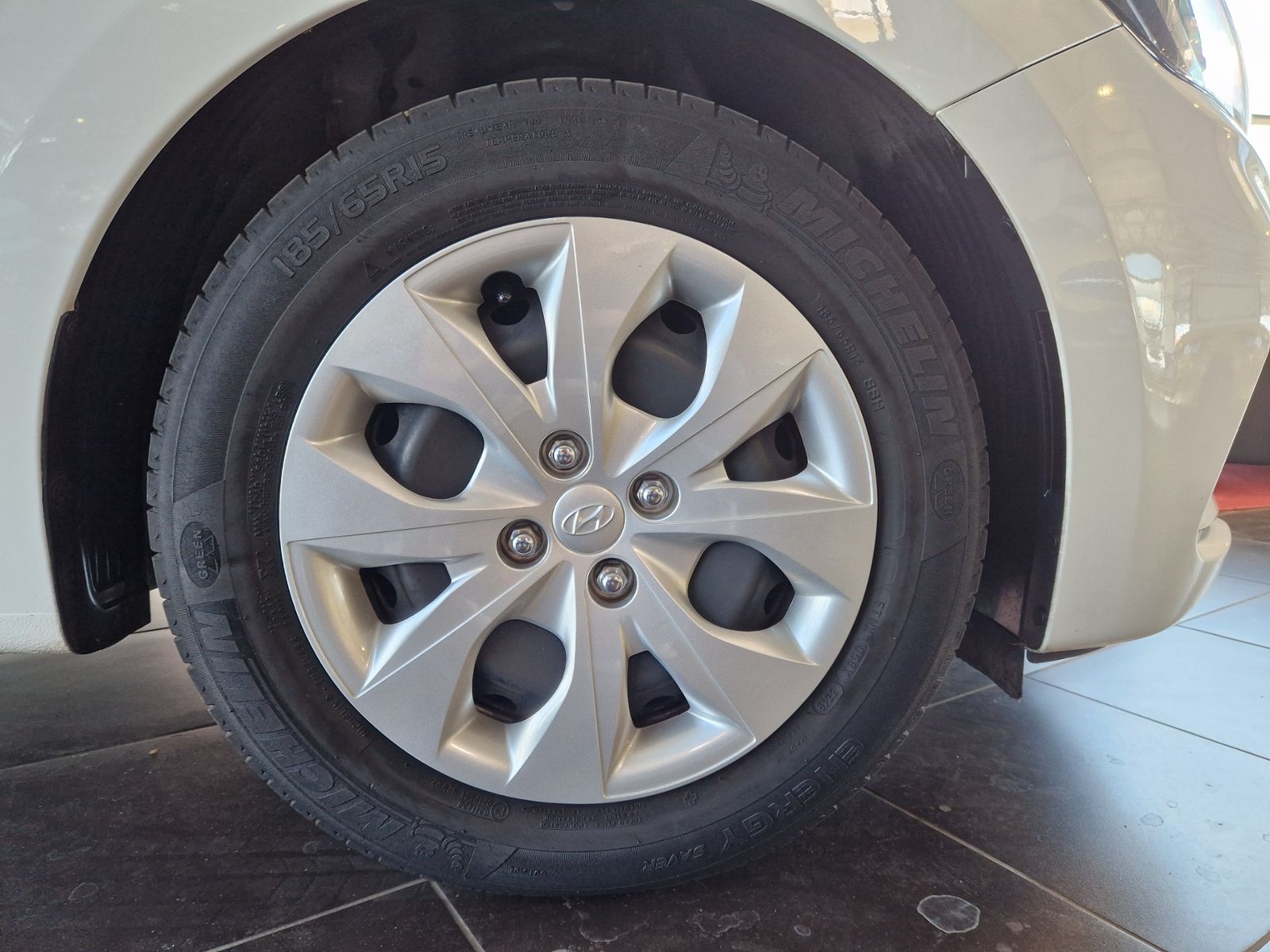 Fahrzeugabbildung Hyundai i20 Pure KLIMA