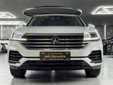 Volkswagen Touareg 4Motion 3.0 TSI PANO/LED/VIRTUAL/LUFT/CA - Volkswagen Touareg mit Benzin-Antrieb: Vollleder