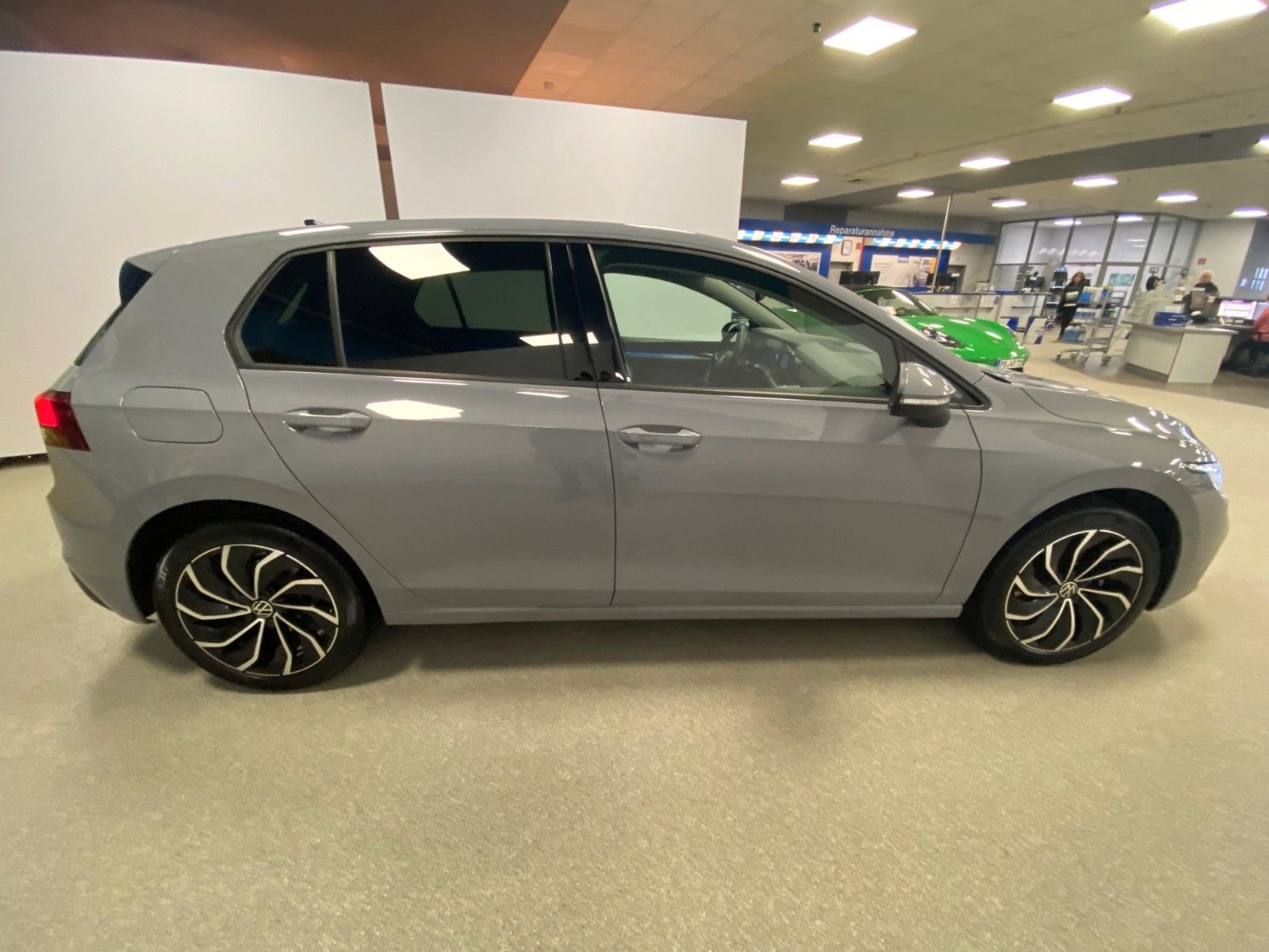 Fahrzeugabbildung Volkswagen Golf 1.5 eTSI OPF 110kW DSG Life+NAVI+KAMERA+ACC