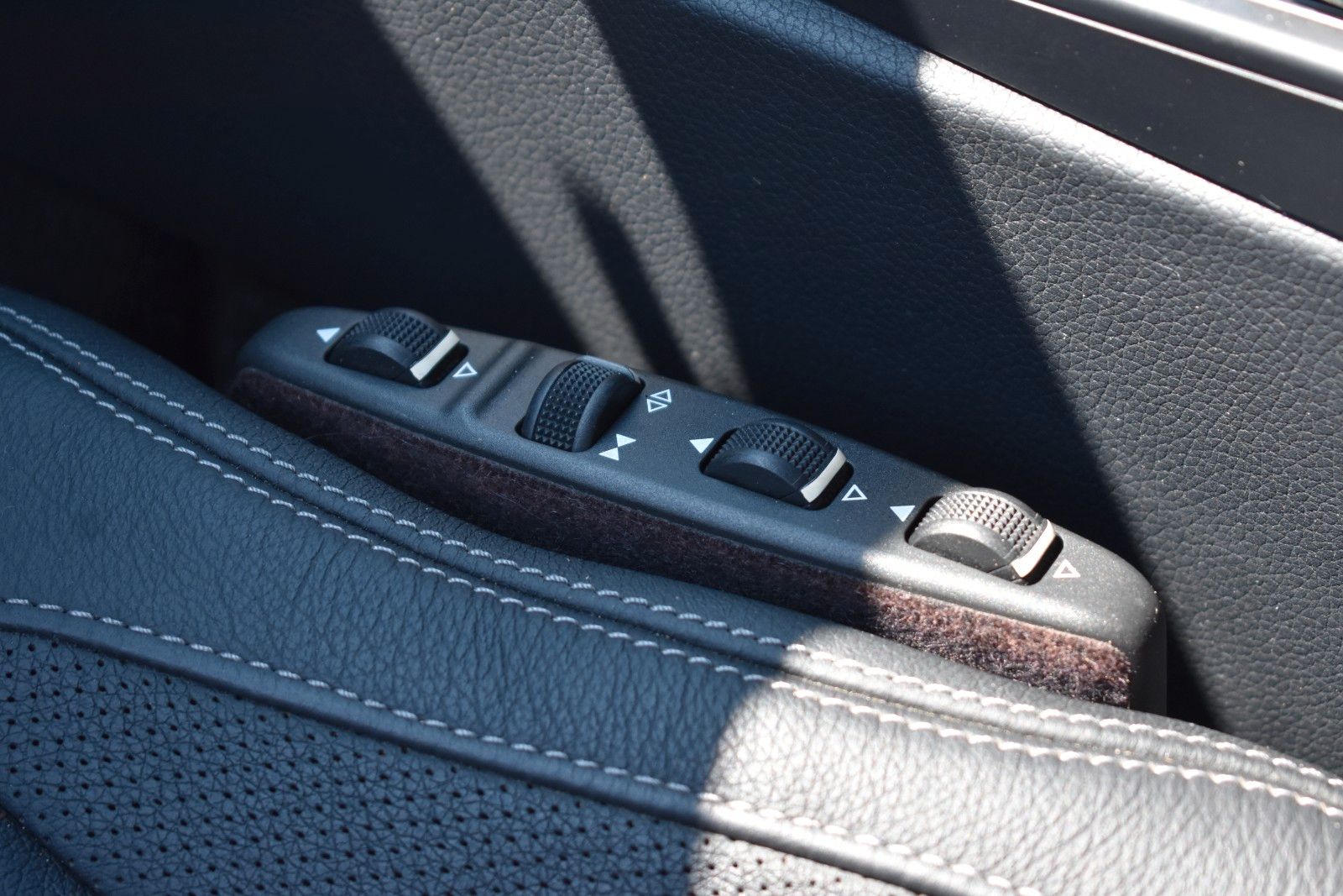 Fahrzeugabbildung Mercedes-Benz E 350 Cabrio /AMG Line /Harman Kardon/LED/Kamera