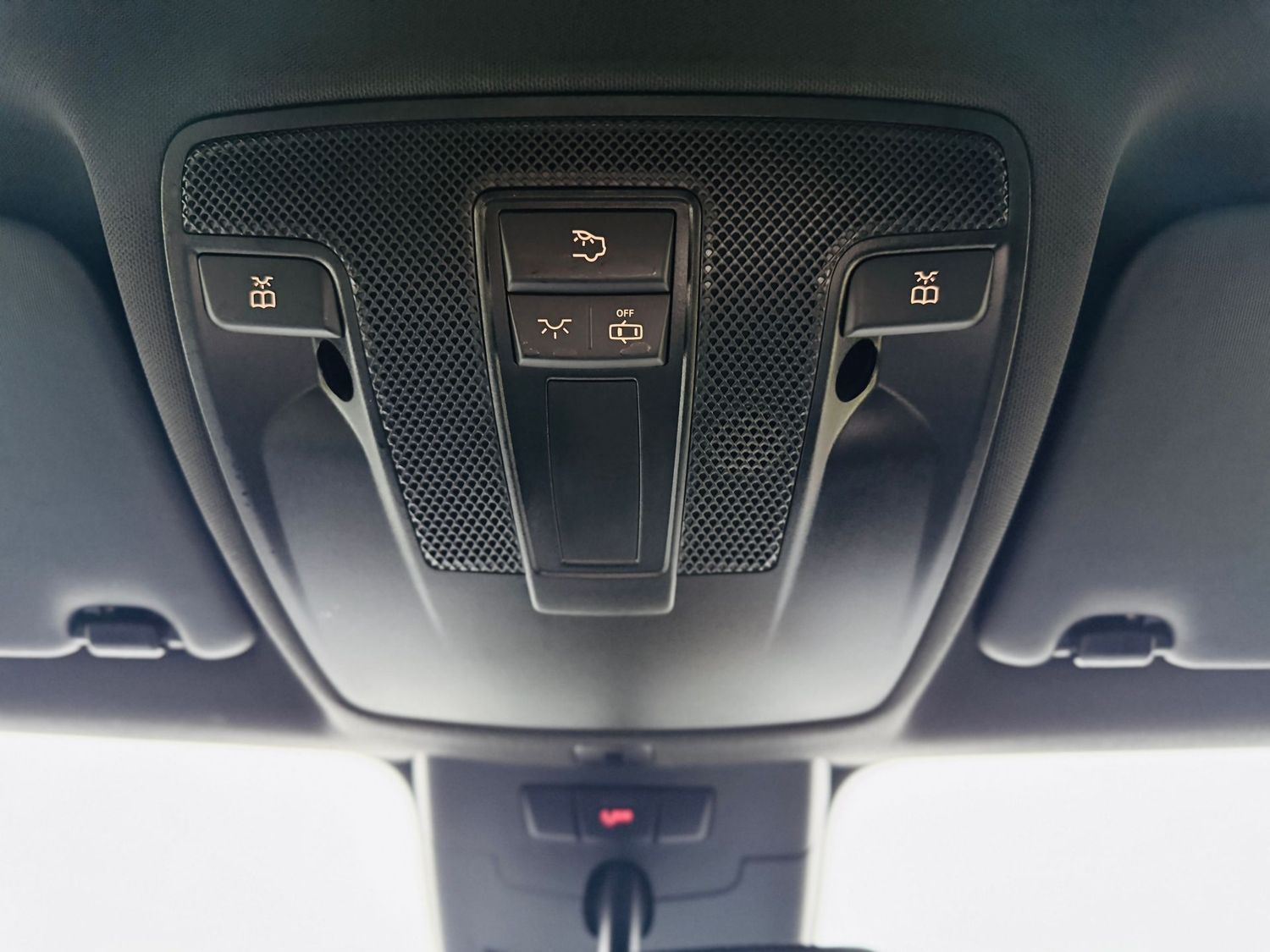 Fahrzeugabbildung Mercedes-Benz B 200 AMG Styling, NIGHTFALL, Autom., AHK, LED,