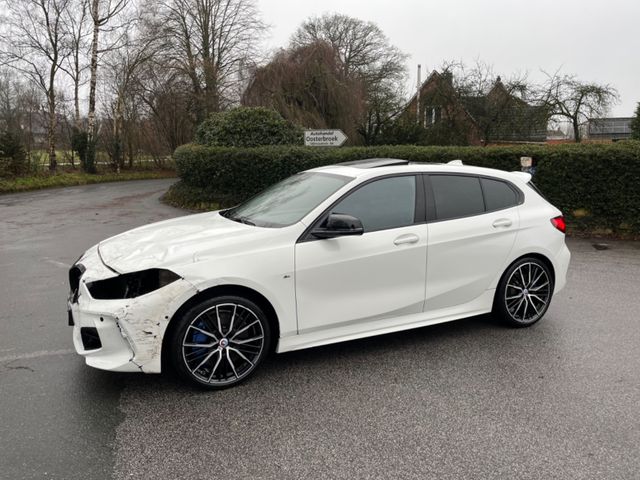 BMW 118 i M Sport Panoramadach