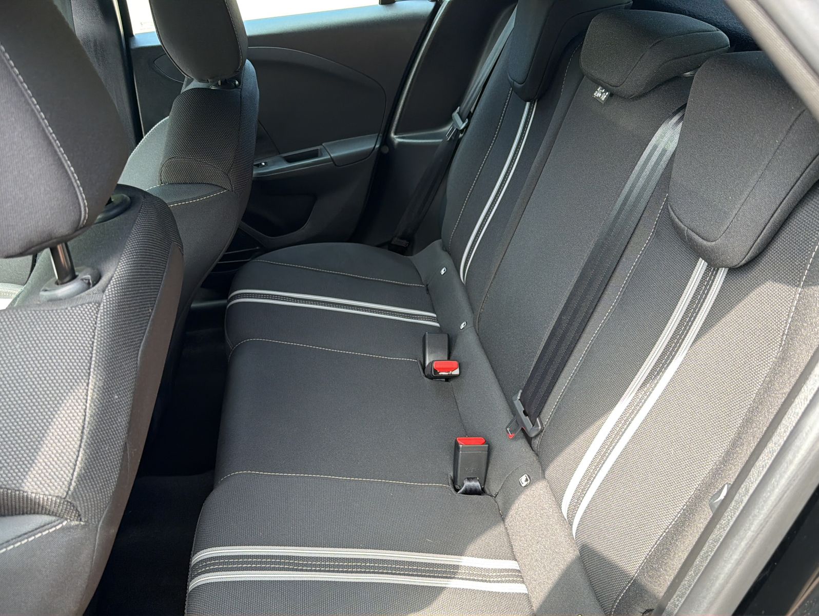 Fahrzeugabbildung Opel Corsa GS 1.2T - Hybrid - Automatik