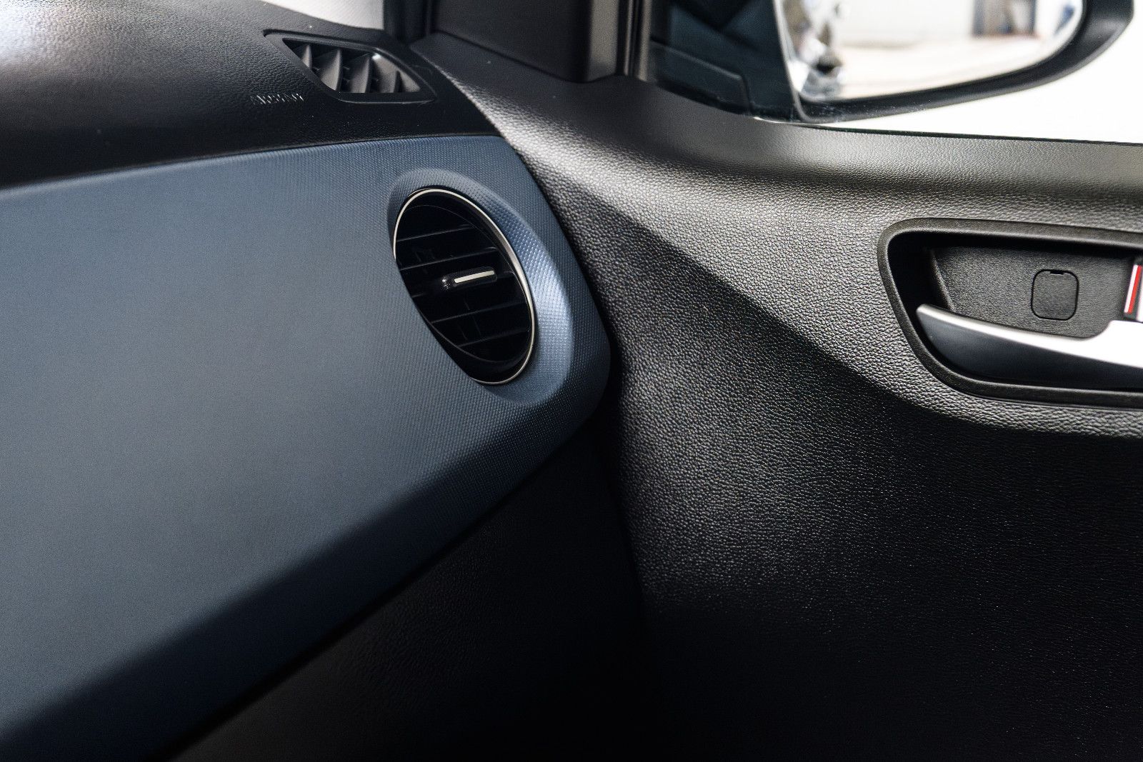 Fahrzeugabbildung Hyundai i10 GO! FIFA World Cup Edition  erst 29950 KM
