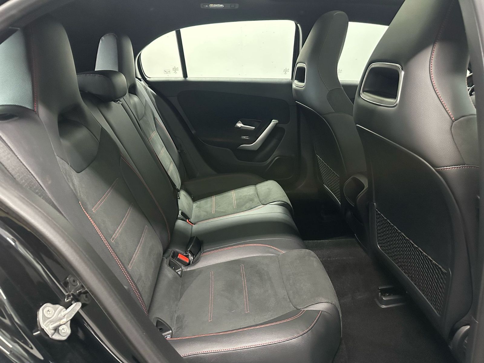 Fahrzeugabbildung Mercedes-Benz A 250 4MATIC AMG*KAMERA*PANO*SPUR*SH*TEMPO*19"