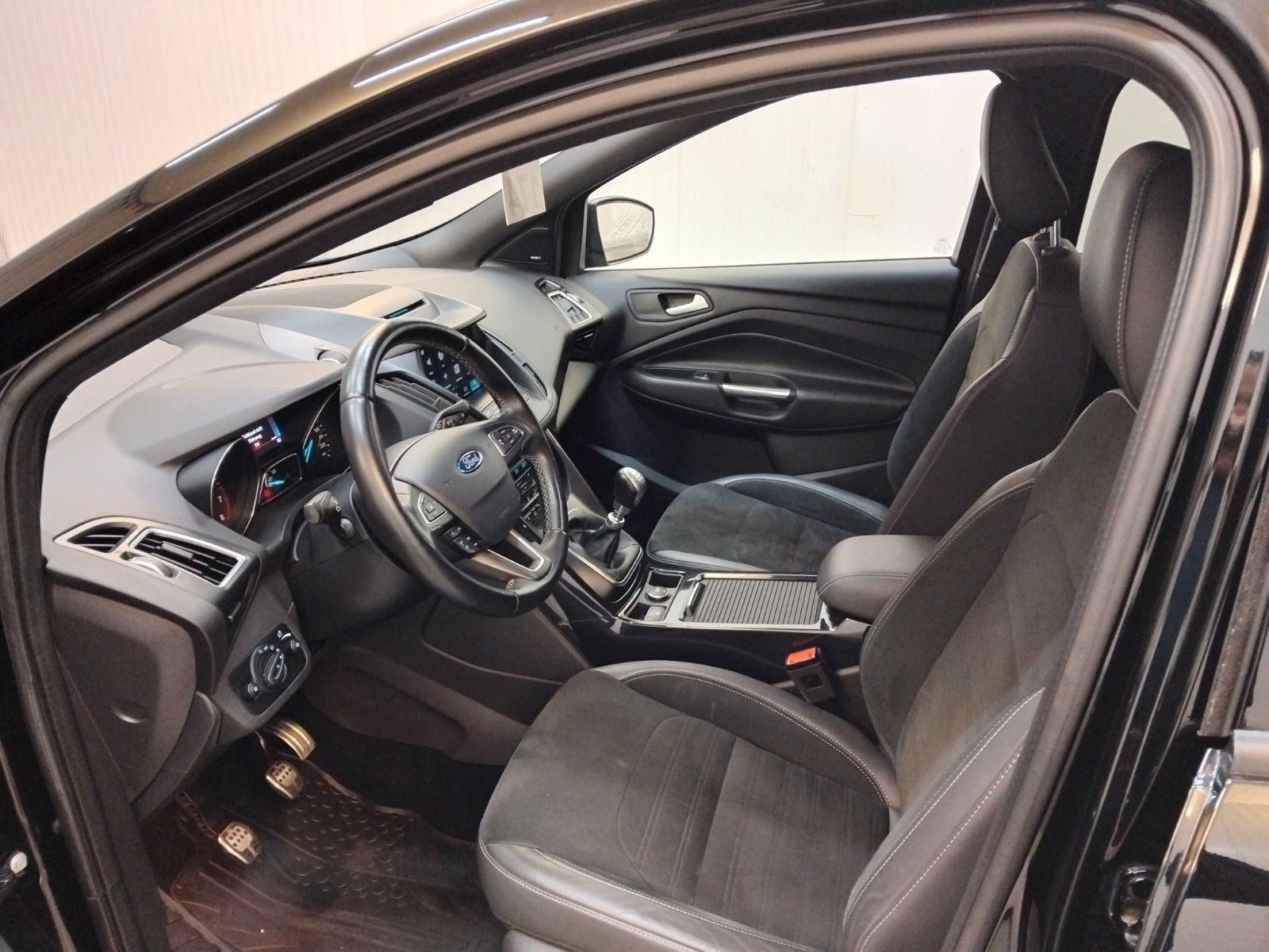 Ford Kuga (10/2017, Benzin)
