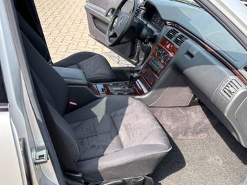 Mercedes E 230 - 7