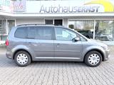 Volkswagen Touran Comfortline Automatik *1.Hand+AHK+Navi* - VW Touran Gebrauchtwagen in Mainz