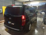 Hyundai H-1 Starex - schwarze Hyundai H-1 Starex