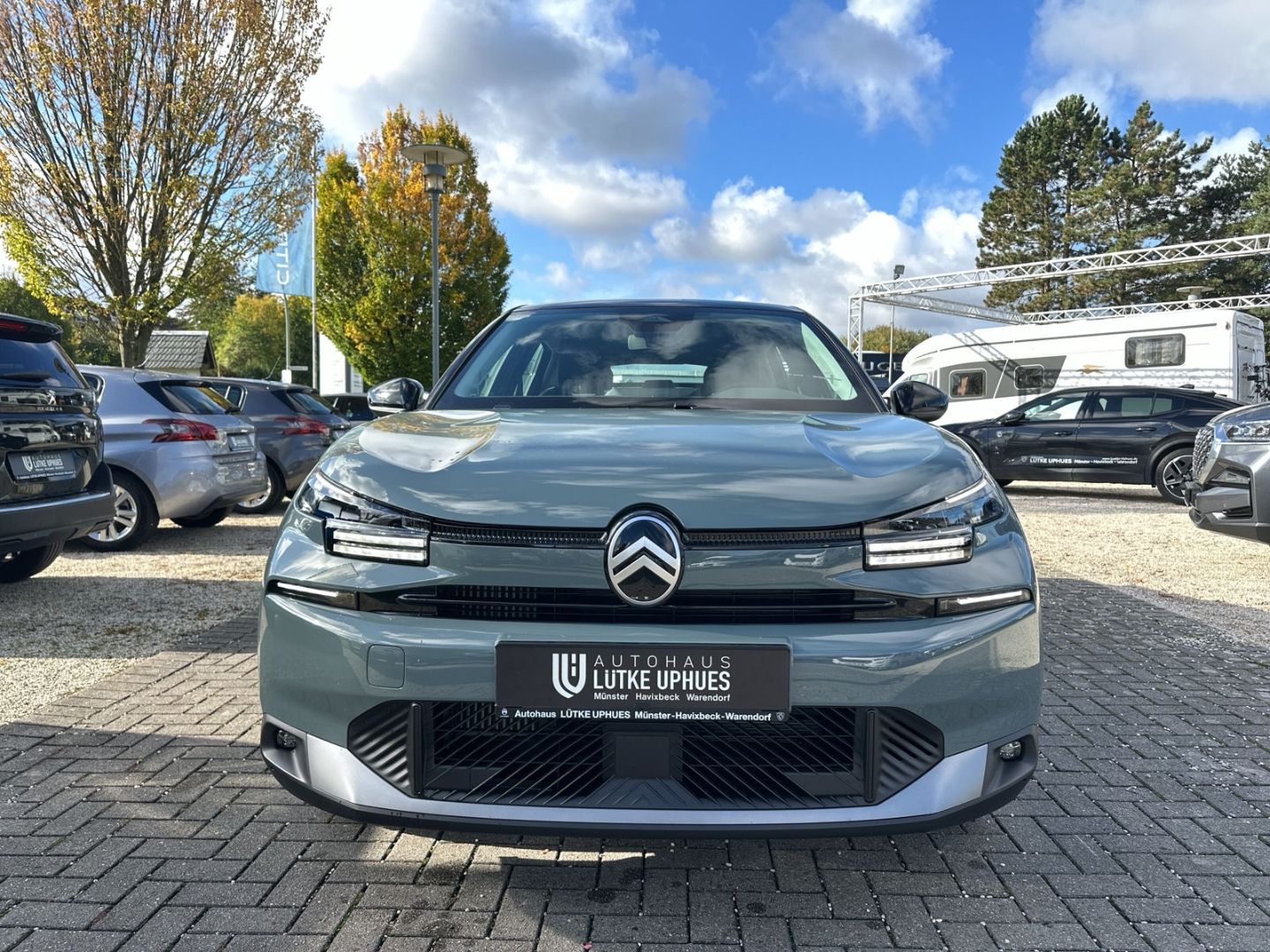 Fahrzeugabbildung Citroën C4 Plus 1.2 PureTech 130 AT8 Navi CarPlay SHZ