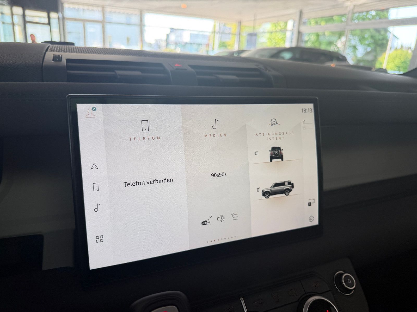 Fahrzeugabbildung Land Rover Defender 110 XS Edition/PANO/AHK/MERIDIAN/3D-KAM