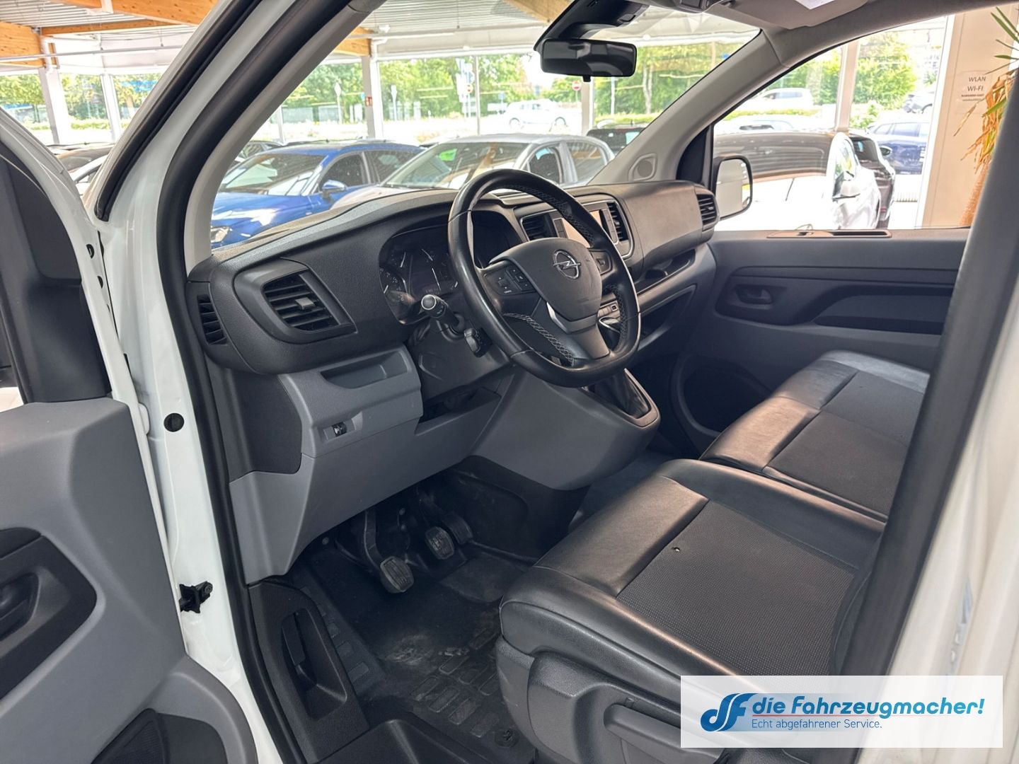 Fahrzeugabbildung Opel Vivaro Kasten Edition L 2.0 D EU6d-T Apple CarPl