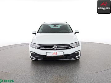 Volkswagen Passat - 8